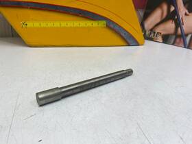 43883-77 Harley-davidson 40874 77-83 Sportster Xlh1000 Ironhead Front Wheel Axle Bolt