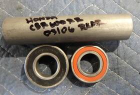 42620-mee-000 Honda Cbr 600rr 03-06 Rear Wheel Bearings / Crush Tube