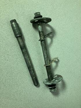 7910061 Honda 2001 Xr650l Rear Front Axle Back Wheel Rim Pivot Bolt Assembly