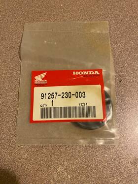 91257-230-003 Honda Genuine Oem Seal New In Package Nos