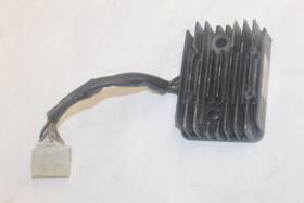 21066-1030 Kawasaki 1986 454 Ltd En450 En 450 A Voltage Rectifer Regulator Generator