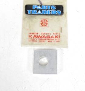 33040-1129 Kawasaki Nos Genuine Axle Block/chain Adjuster 1993 Kx125 Kx250 93 Kx 125 250