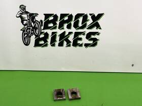 33040-1173 Kawasaki 2002 Kx85 Kx 85 Rear Wheel Chain Adjusters Blocks