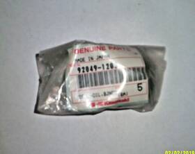 92049-1314 Kawasaki 92049-1203 Oem Nos Set Of 2 25x42x5.5mm
