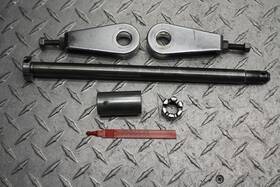2205545 Suzuki 1973 Gt550 Rear Axle Wheel Rim Pivot Bolt Axel With Chain Adjusters