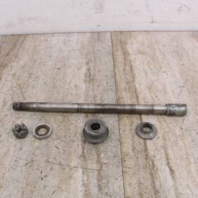 64711-45300 Suzuki 1982 Gs850 Rear Axle With Spacers And Nut