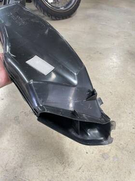 94430-17k00 Suzuki 17-2024 Gsx-r1000 Gsxr 1000 Used Oem Air Intake Pipe Left