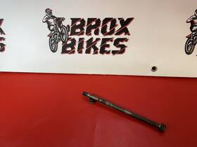 1lr-25381-01-00 Yamaha 1990 Yz80 Yz 80 Rear Wheel Axle