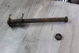 1lx-25381-00-00 Yamaha 1986 Yz125 Rear Axle Back Wheel Rim Pivot Bolt Axel