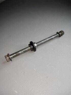 3un-25181-00-00 Yamaha 2002 Ttr125 Front Axle