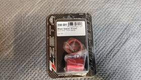 Ze93-3211 Zeta Red F. Wheel Spacers For Kawasaki 2006-17 Kx125/250 Kx250f/450f